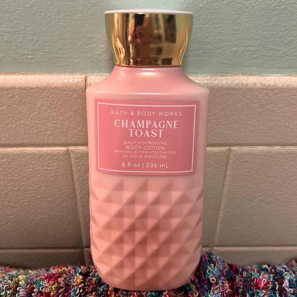 Bath & body works champagne toast body lotion